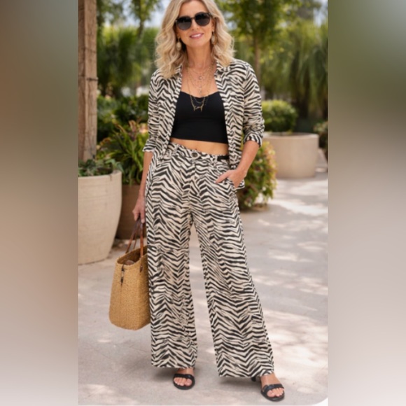 NWT Two Piece Zebra Patterned Linen Shirt and Wide-Leg Pants Set - Picture 2 of 13